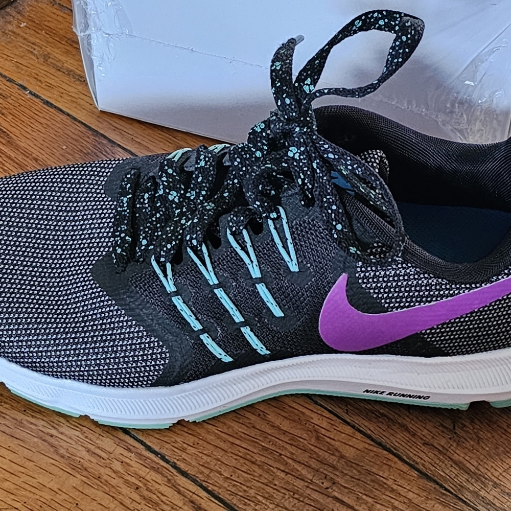 Women's nike sneakers